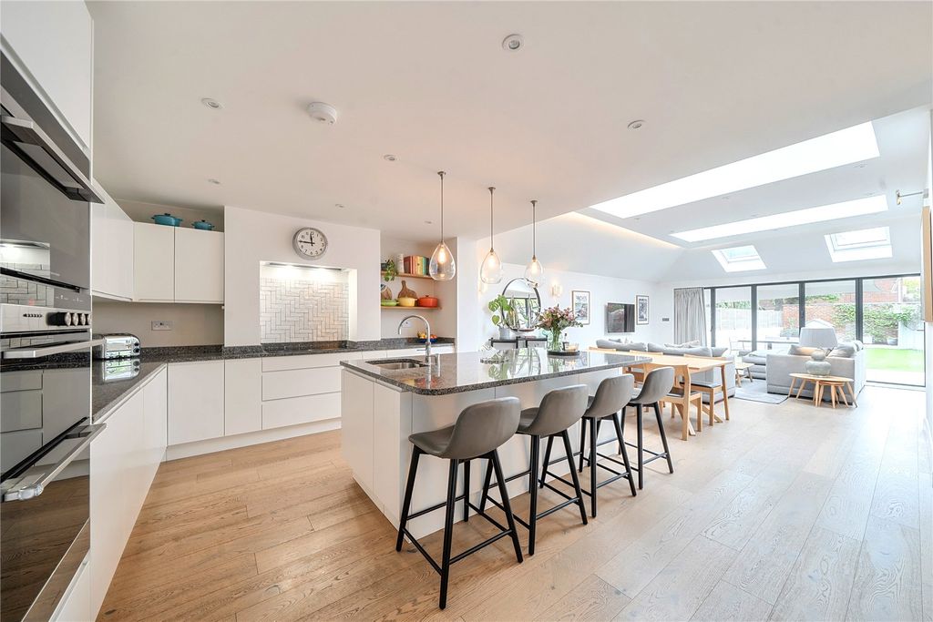 Property photo 2 of 19 Picture 2