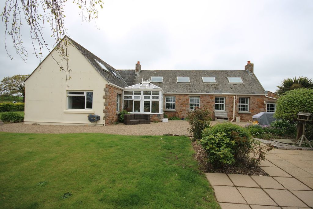 Property photo 1 of 34