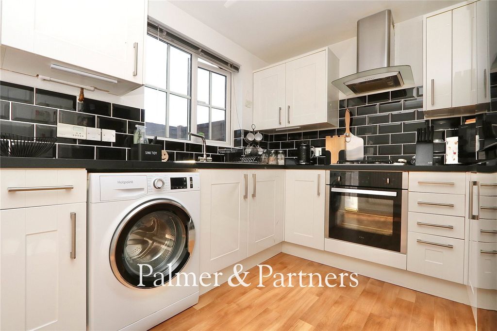 Property photo 3 of 20 Picture No. 02