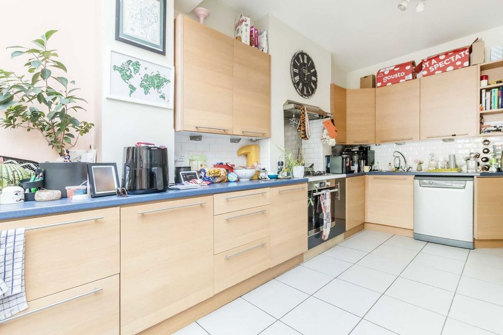 Property photo 3 of 7