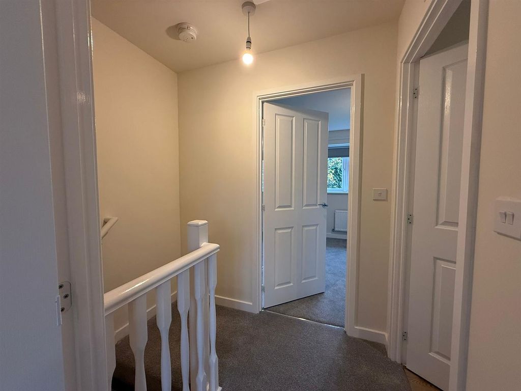 Property photo 2 of 18 6A012E36-6F80-4276-824d-Bf16F0F5De1d.Jpg