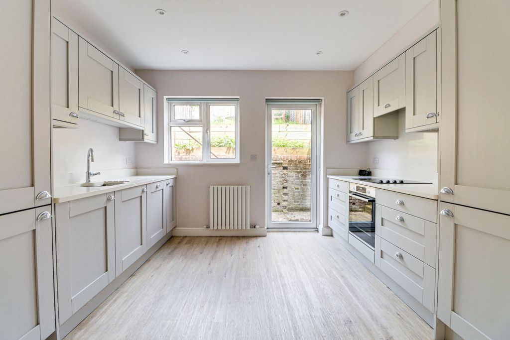 Property photo 3 of 13 Kitchen
