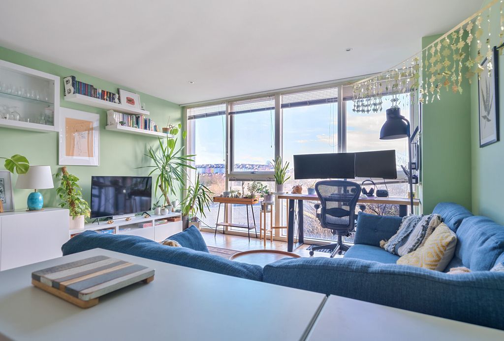 Property photo 3 of 18 1404495-23-697A06...