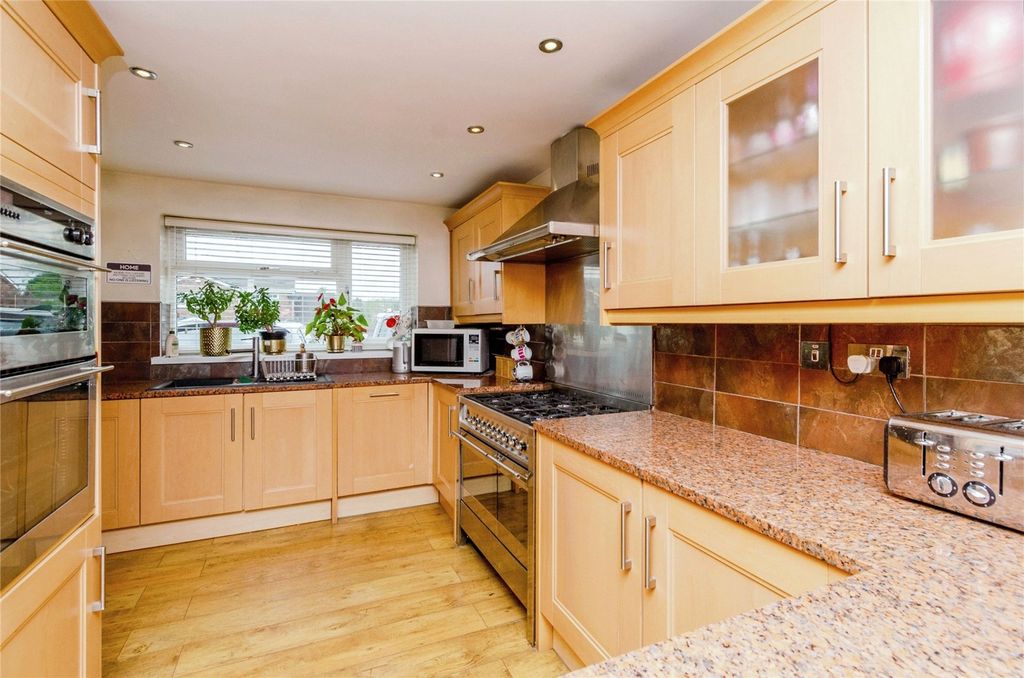 Property photo 3 of 13 Picture No. 12