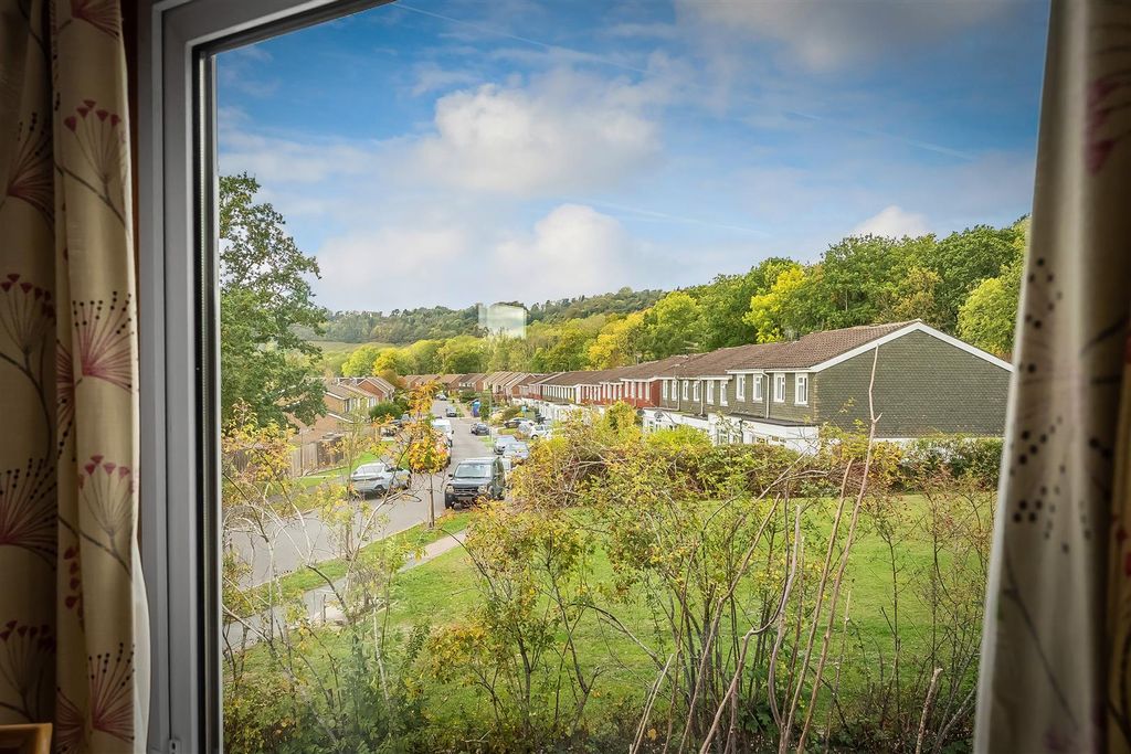 Property photo 2 of 24 50-Silkham-Road-7.Jpg