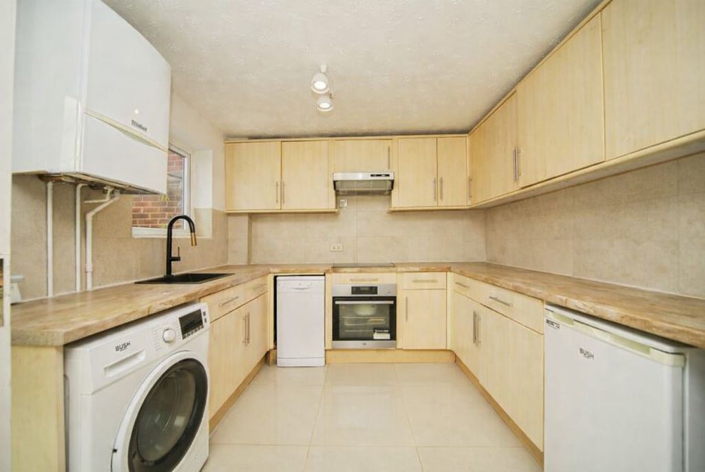 Property photo 2 of 8 Photo 2