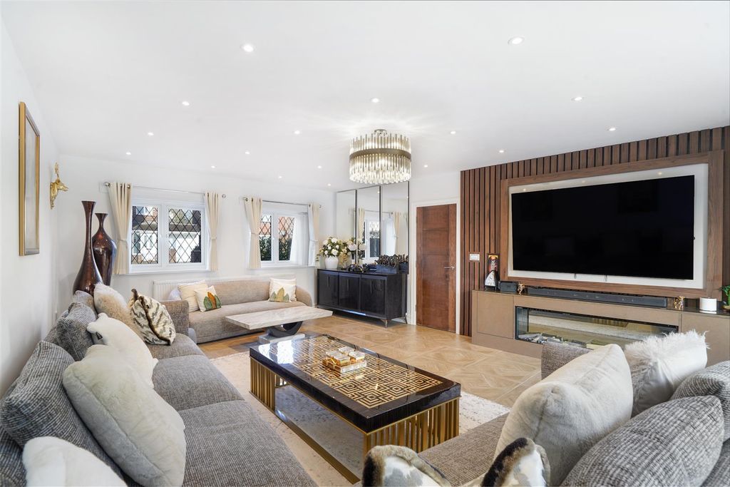 Property photo 3 of 20 Family Room