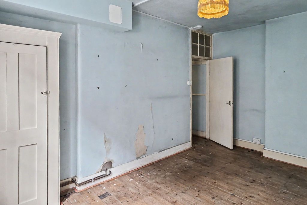 Property photo 3 of 12 63 Sandwich House, Bloomsbury, London, WC1H 9Pp