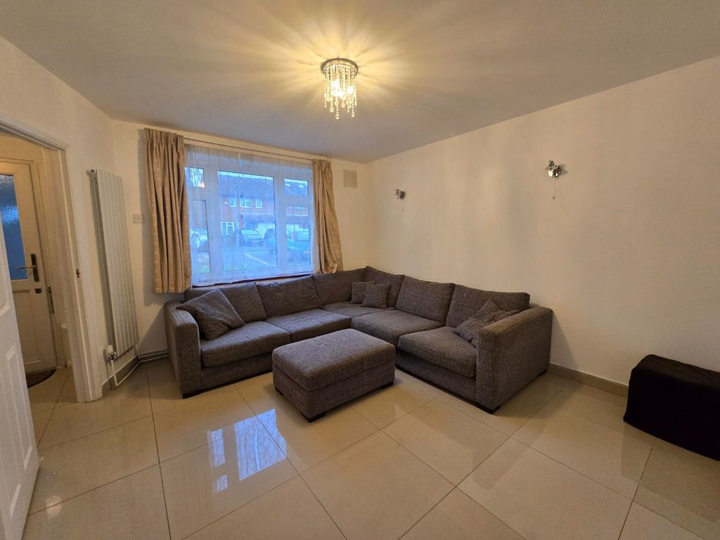 Property photo 3 of 14 3848712