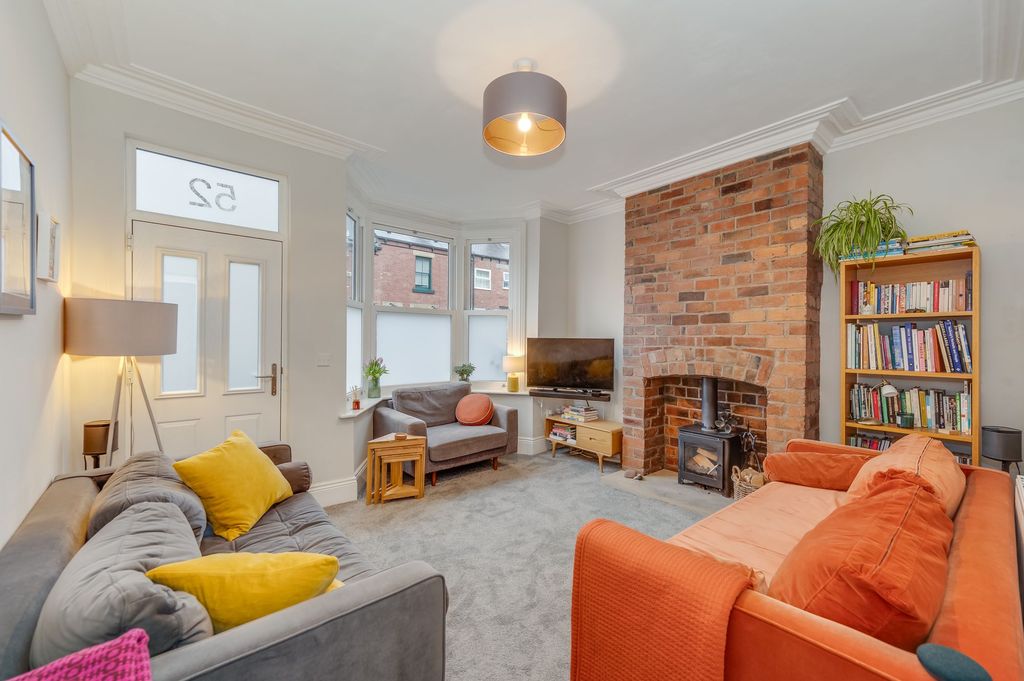 Property photo 2 of 27