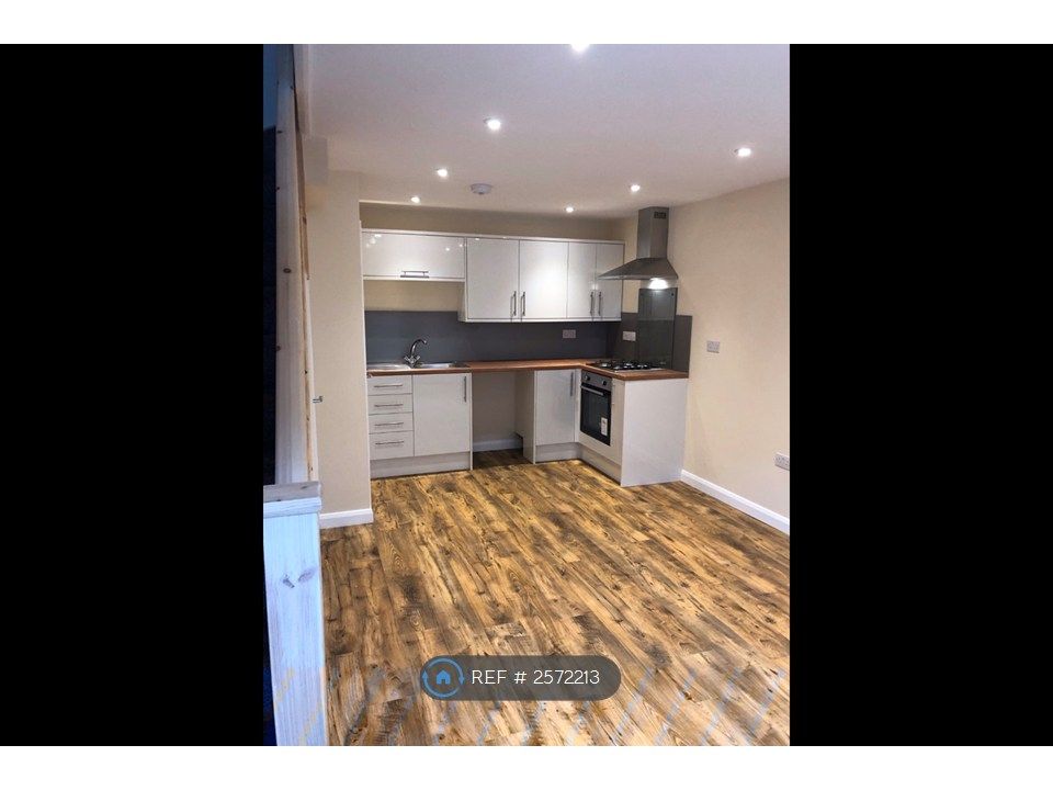 Property photo 1 of 10 Kitchen / Lounge