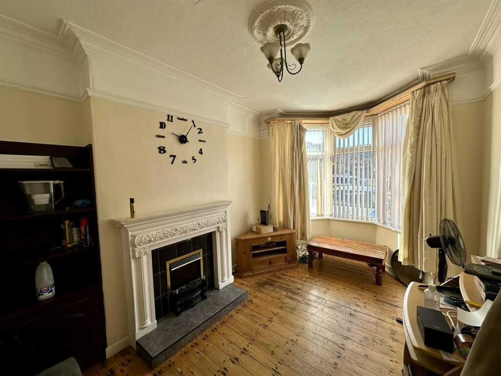 Property photo 2 of 9