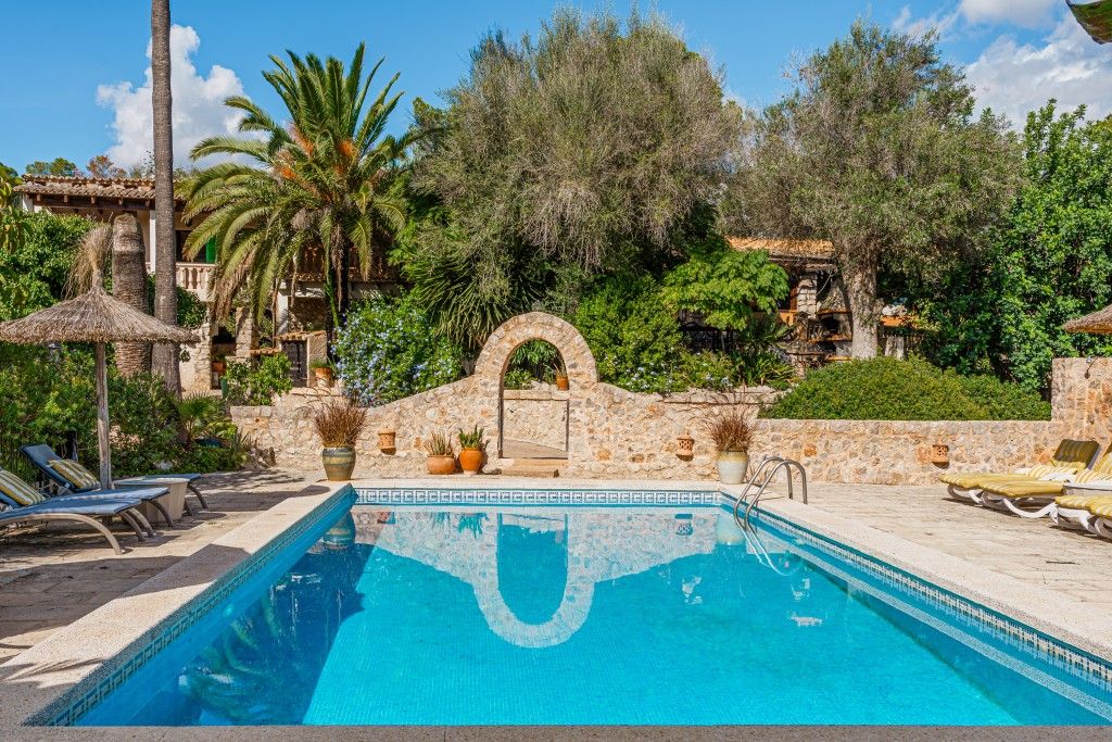 Property photo 1 of 20 Pool (2)