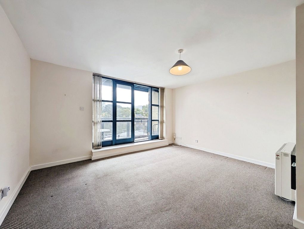 Property photo 2 of 11 Photo