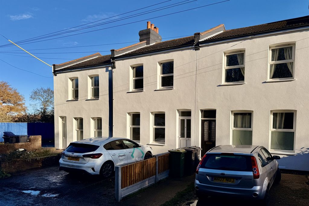 Property photo 1 of 11 (Main)