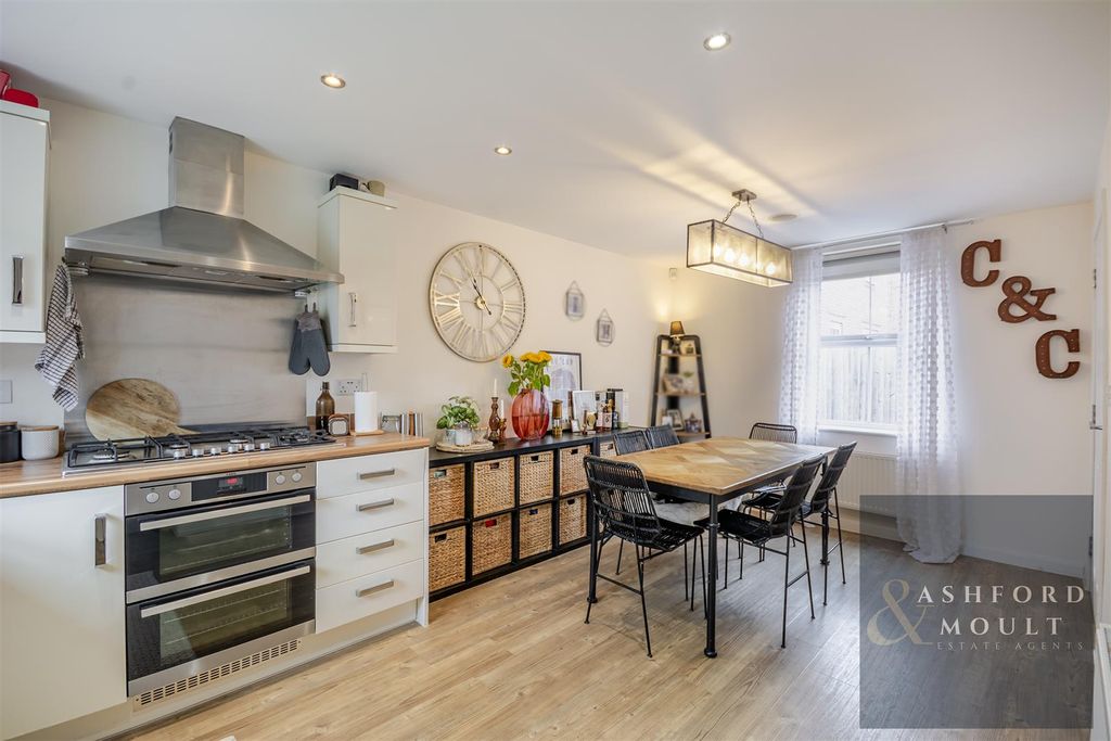 Property photo 2 of 35 Ashford-23.Jpg