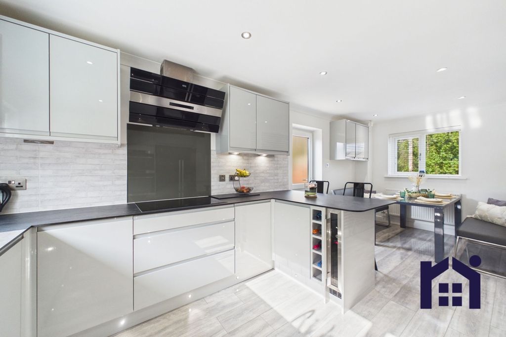 Property photo 2 of 37 Dining Kitchen