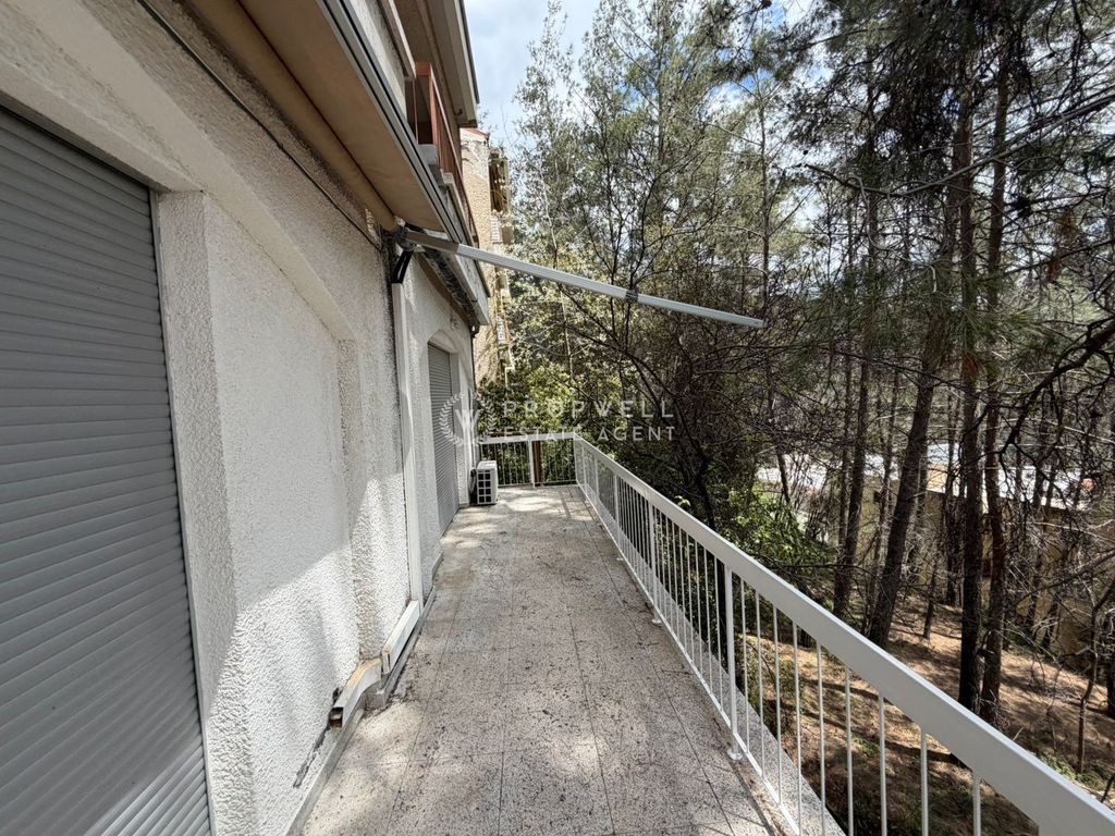 Property photo 2 of 27