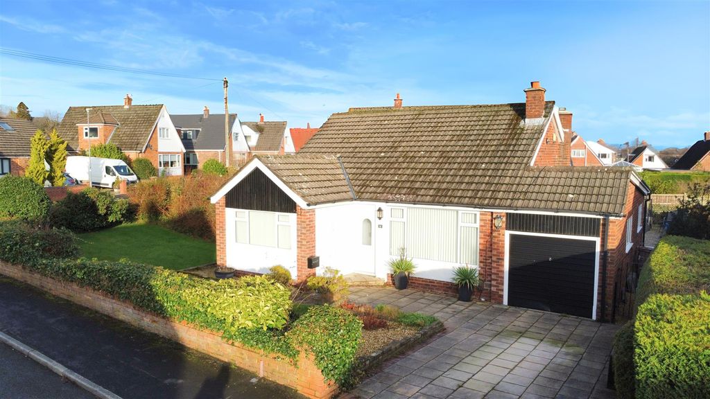 Property photo 1 of 27 Laurel Drive