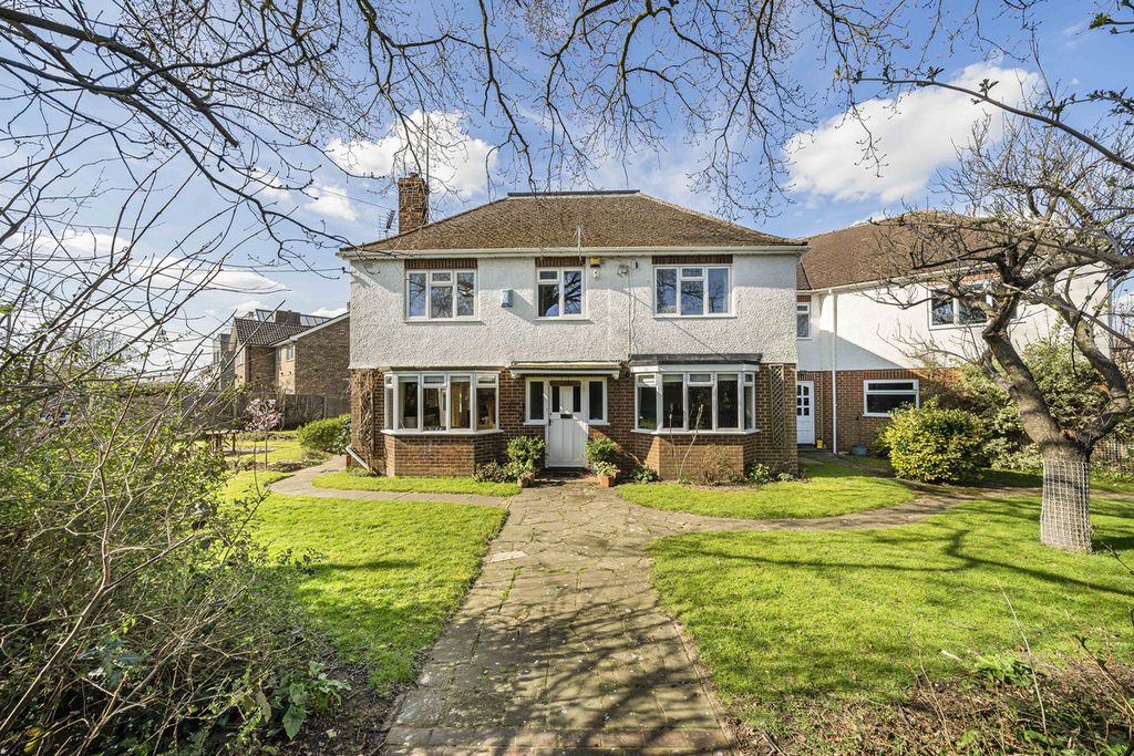 Property photo 1 of 36