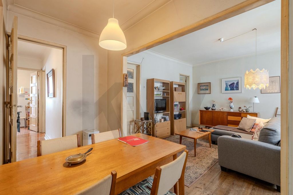Property photo 1 of 32 Two-Room Flat With A Spacious Outdoor Area In Príncipe Real