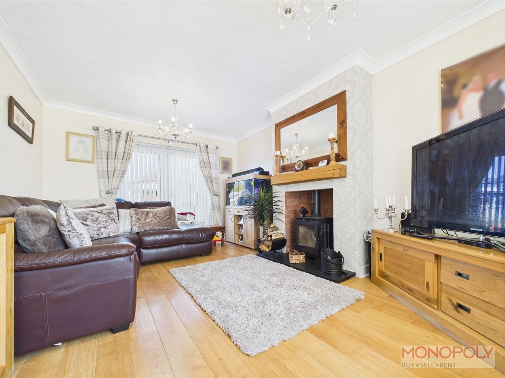 Property photo 2 of 35