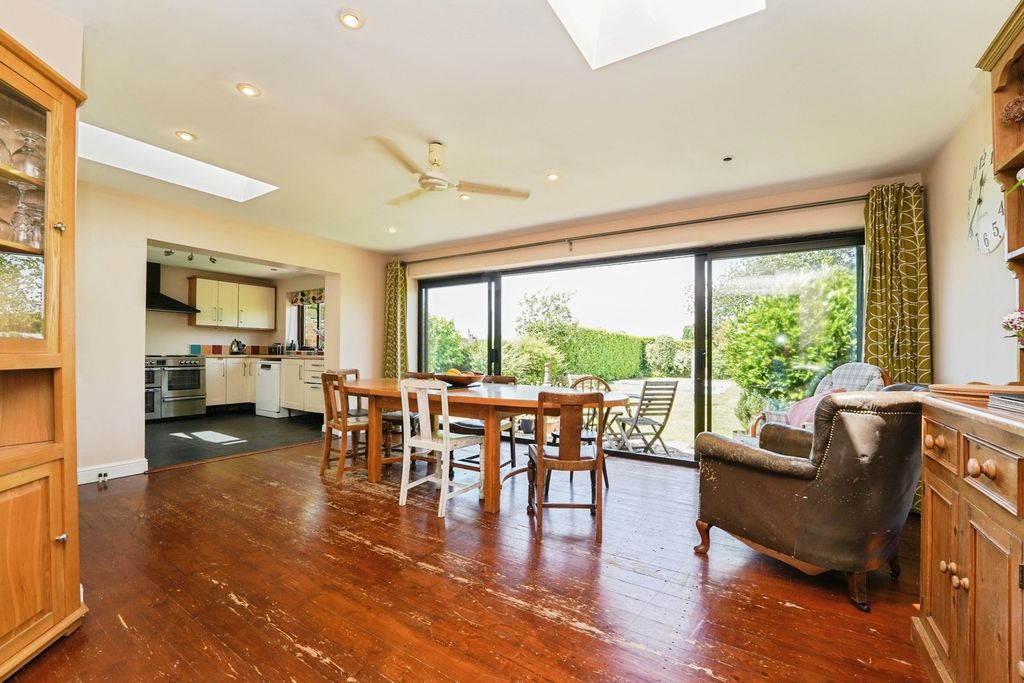 Property photo 3 of 26 Pbox-Img.Jpg