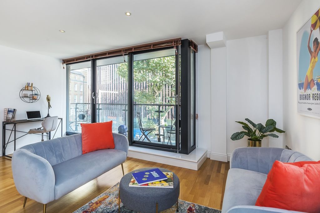 Property photo 2 of 14 8