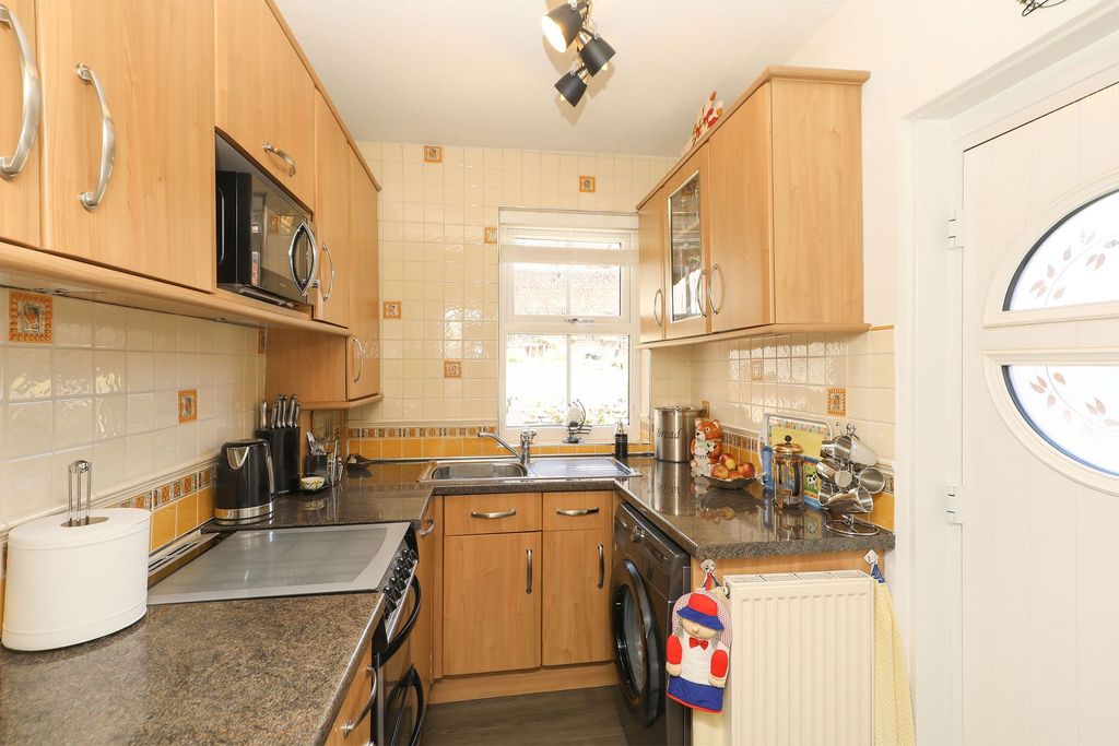 Property photo 2 of 18