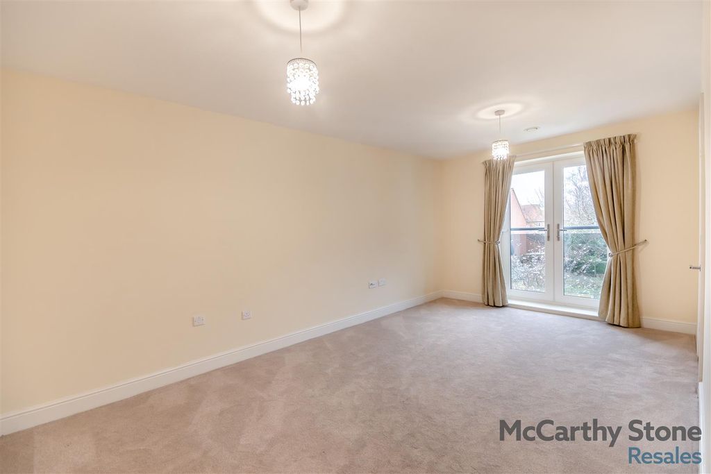 Property photo 2 of 21 8682721-Interior01.Jpg