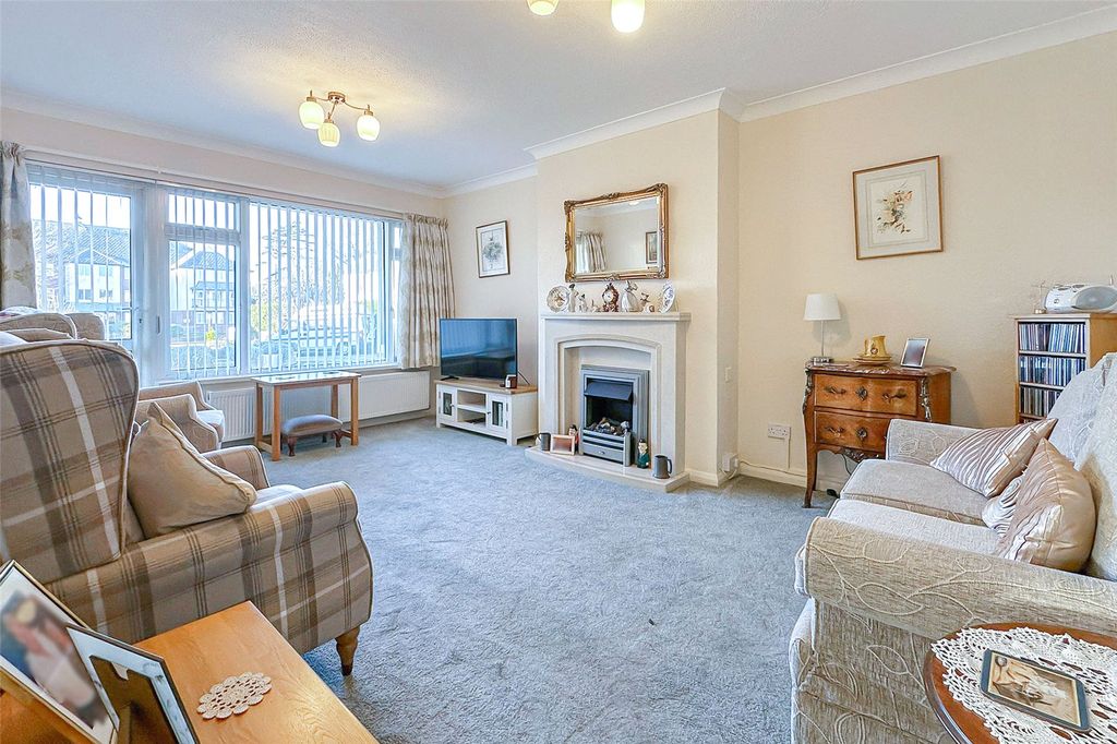 Property photo 2 of 14 Picture No. 12