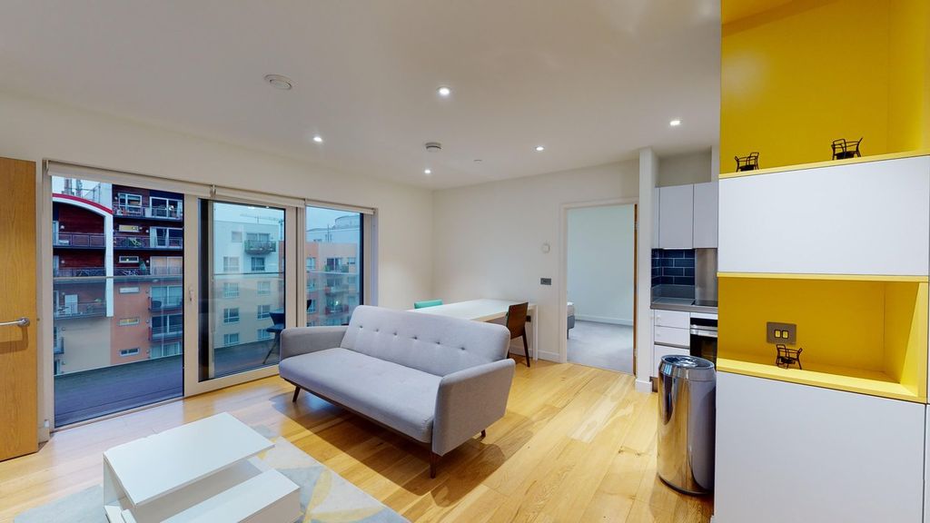 Property photo 1 of 11