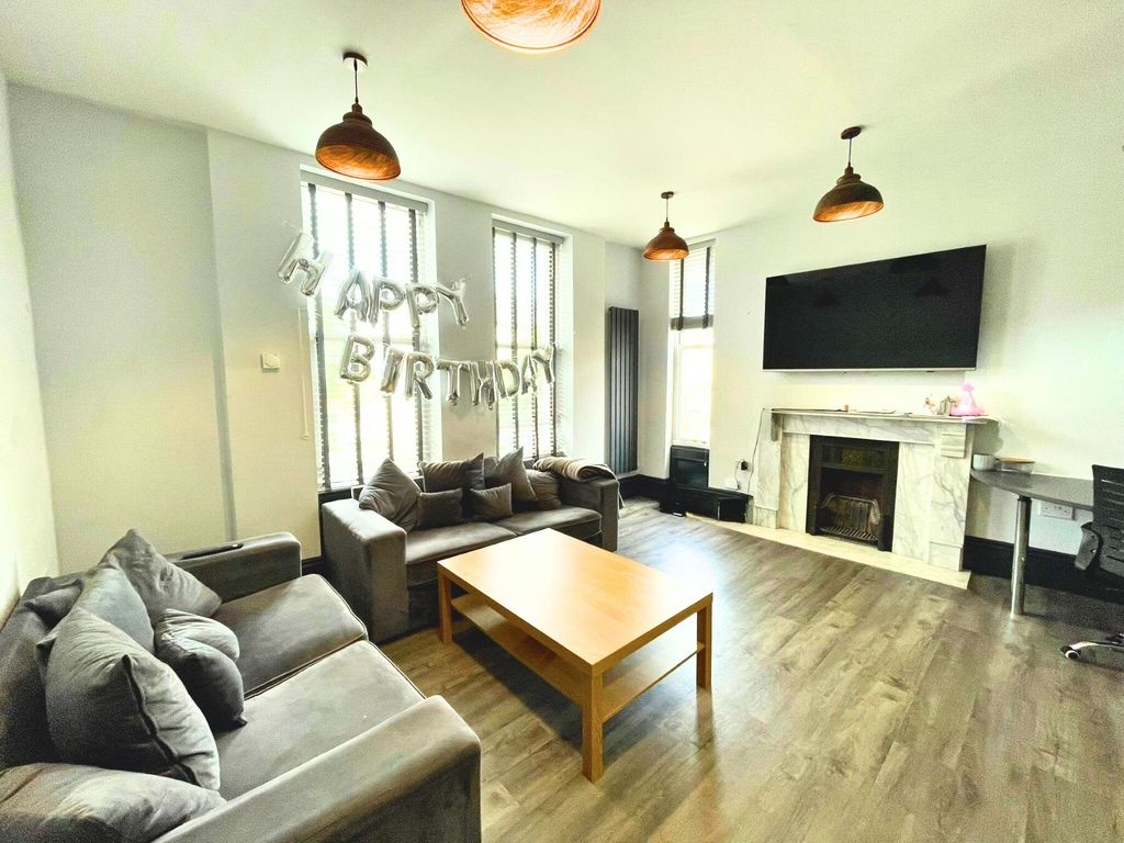 Property photo 3 of 14 48A Osborne Road Jesmond Lounge B