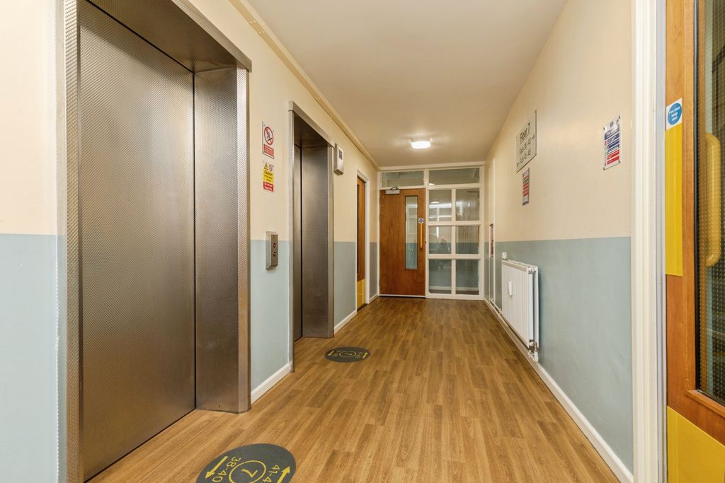 Property photo 3 of 20 Lift With CCTV