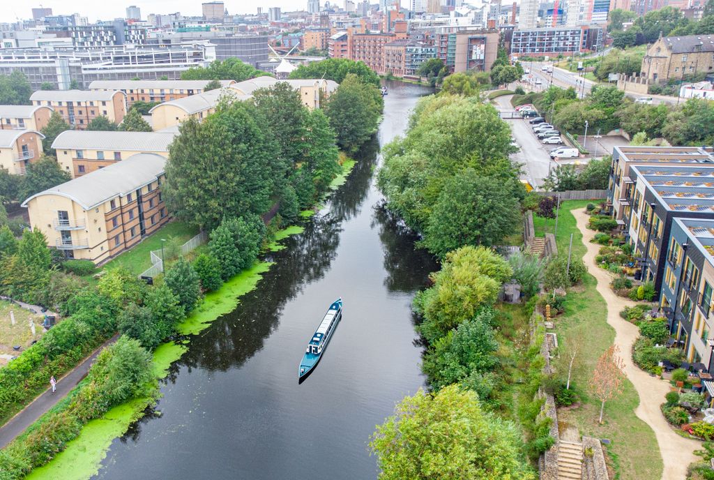 Property photo 3 of 25 Outside