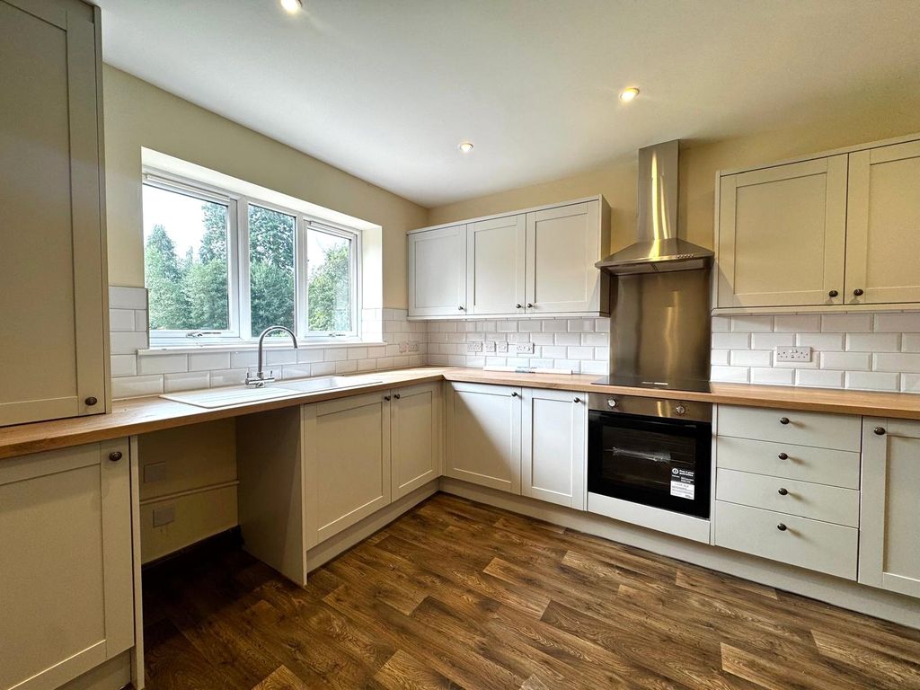 Property photo 2 of 13 Picture No. 28