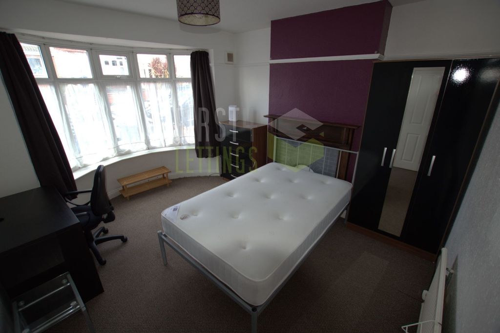 Property photo 1 of 10 Photo 3