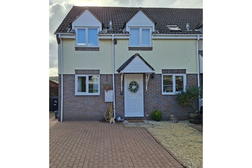 Property photo 1 of 9 Front View