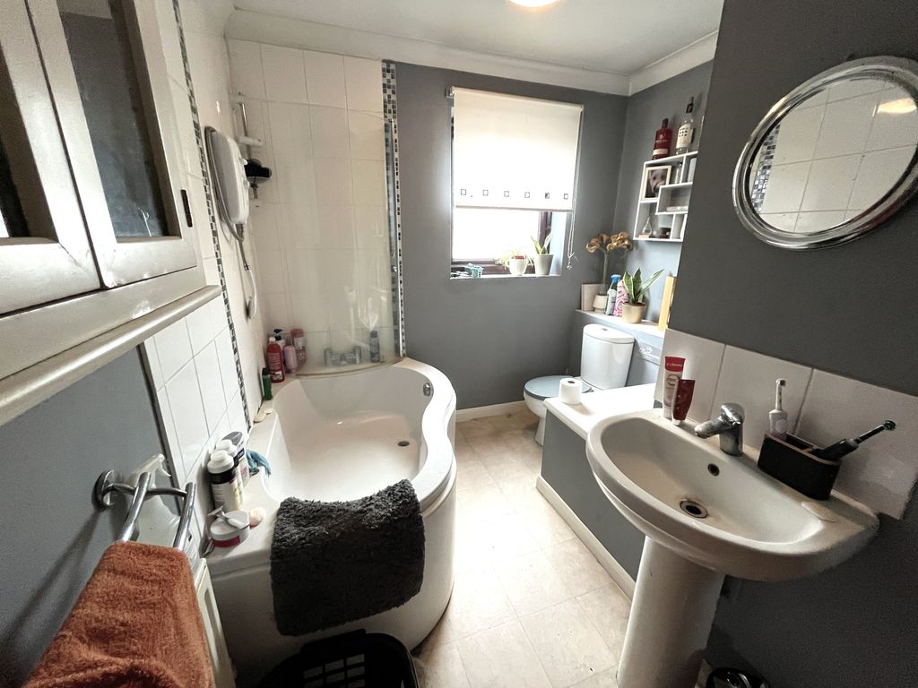 Property photo 3 of 5