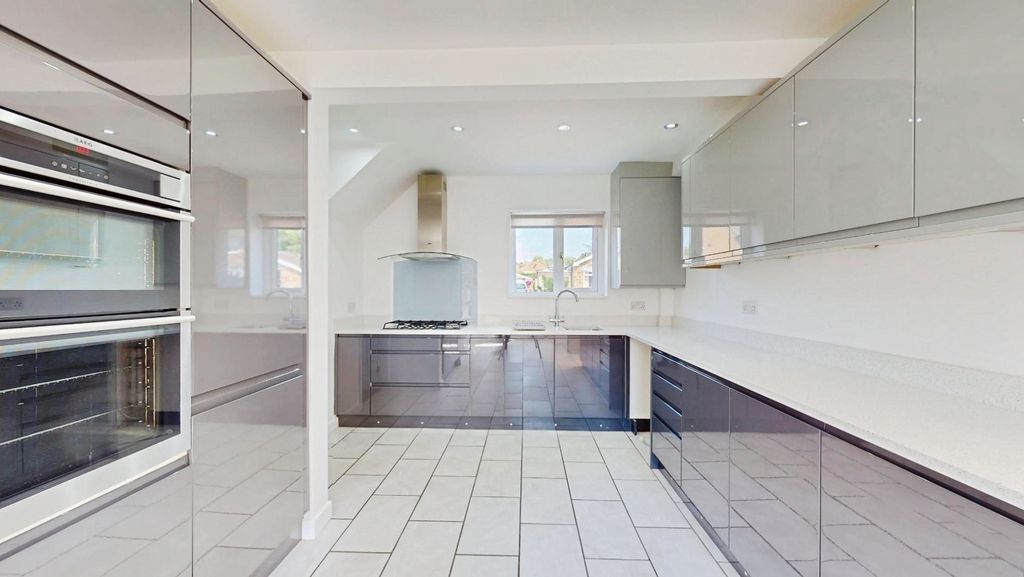 Property photo 3 of 15 Pbox-Img.Jpg