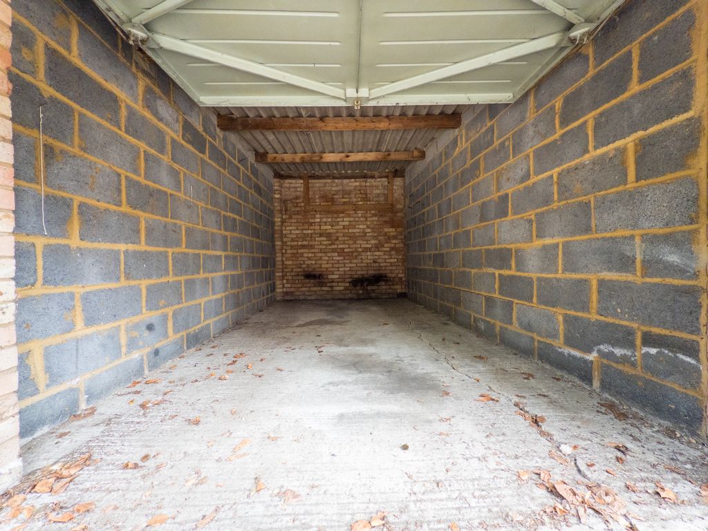 Property photo 3 of 4