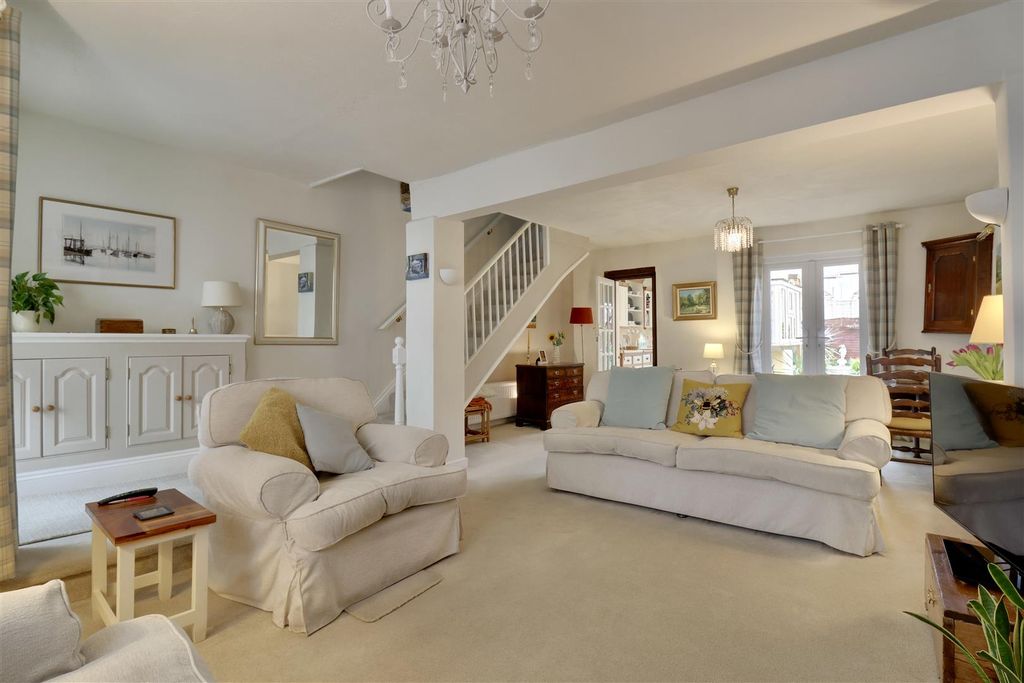 Property photo 3 of 21 Fbd6F22B-01E2-4678-A5B6-4D0Fd1Eb085E_1_201_A.Jpeg