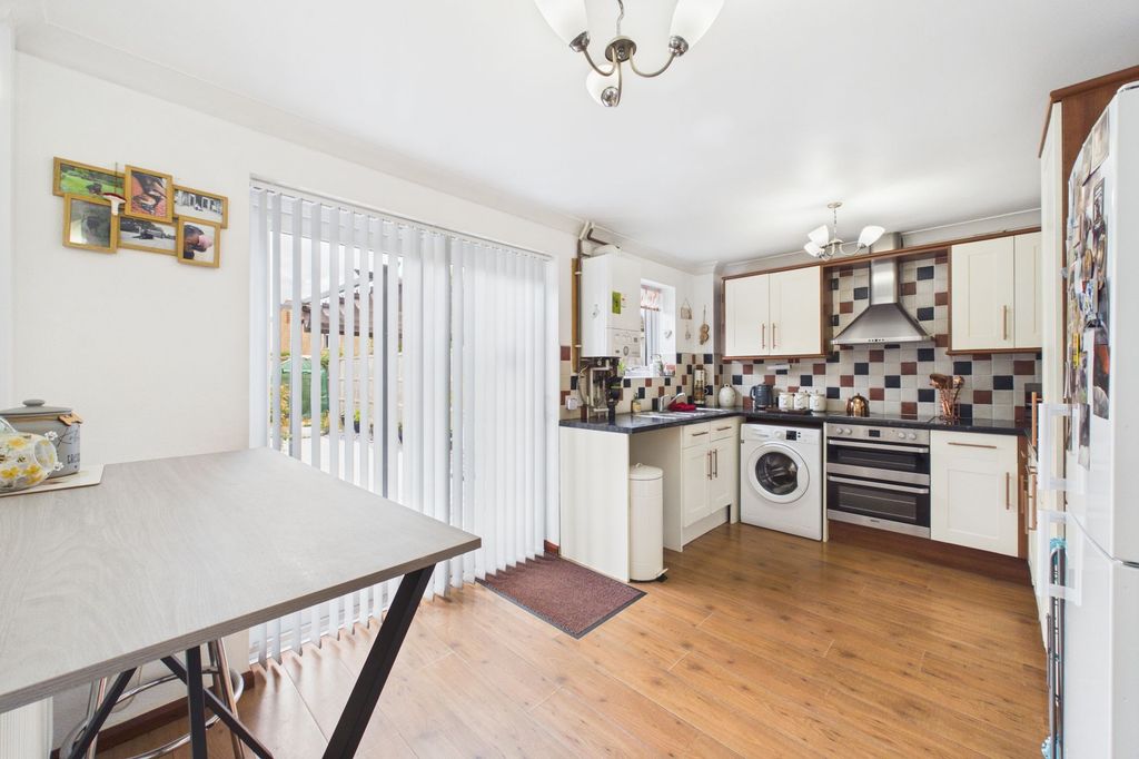 Property photo 2 of 13