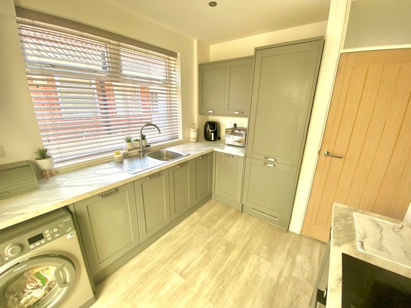 Property photo 3 of 20 Kitchen