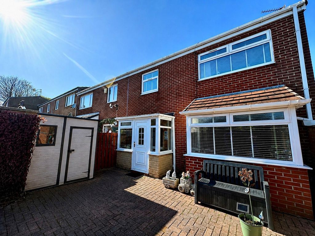 Property photo 1 of 12 Photo 4