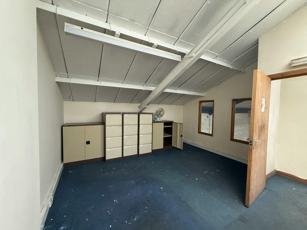 Property photo 3 of 6 20251114_104514983_Ios.Jpg