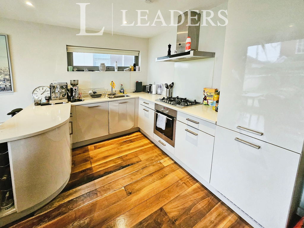Property photo 3 of 12 Kitchen