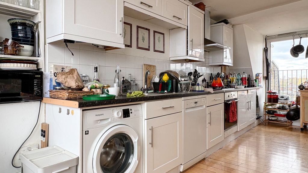 Property photo 2 of 22 Kitchen