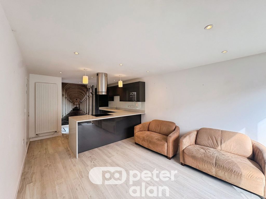 Property photo 3 of 14 Kitchen