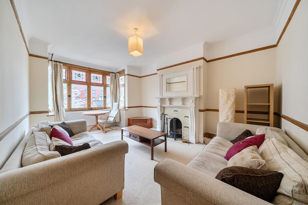 Property photo 2 of 20 Reception